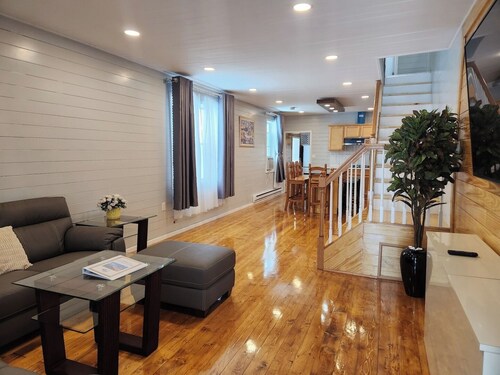 Nestled Away- Comfortable 3BDRM, Central Location