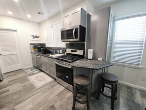 Fridge, oven, stovetop, dishwasher