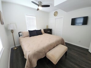 2 habitaciones, tabla de planchar con plancha, wifi y ropa de cama 