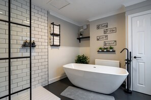 Luxury Suite | Bathroom - Swansea Waterfront View Windmill Terrace (Swansea)