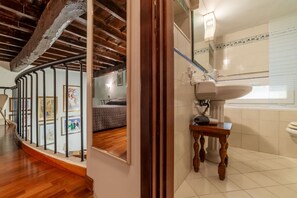 Hair dryer, bidet, towels