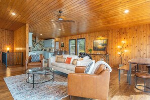 Smart-tv och eldstad