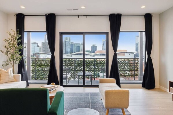 Smart TV, ping pong, books