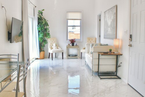  15 Minutes From Manhattan Brand New 1-Bedroom in Astoria Queens/LIC