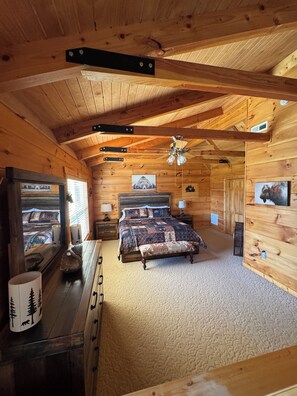 3 bedrooms, desk, travel crib, free WiFi