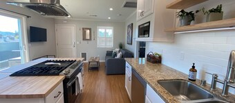 Clean Penthouse with Balcony