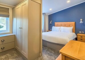 2 bedrooms