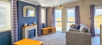 Jura Premier Lodge with Hot Tub
