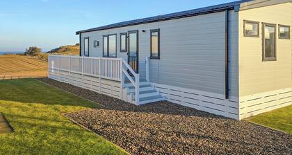 Jura Premier Lodge with Hot Tub