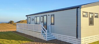 Jura Premier Lodge with Hot Tub