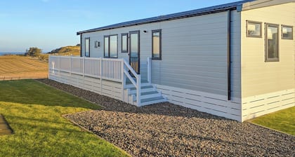 Jura Premier Lodge with Hot Tub