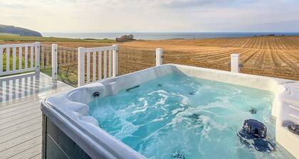 Jura Premier Lodge with Hot Tub