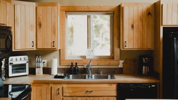 Frigorífic, microones, forn i placa de cuina