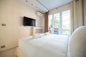 3 slaapkamers, een strijkplank/strijkijzer, reisbedje, gratis wifi