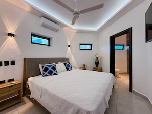 2 bedrooms, in-room safe, desk, iron/ironing board