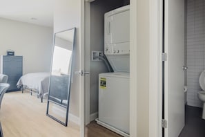 アイロン / アイロン台、WiFi、ベッドシーツ