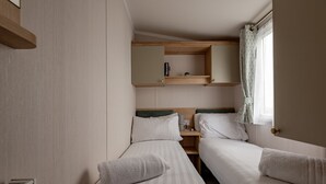 3 bedrooms, iron/ironing board, WiFi (free), bed sheets