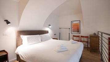 2 chambres, bureau, Wi-Fi, draps fournis