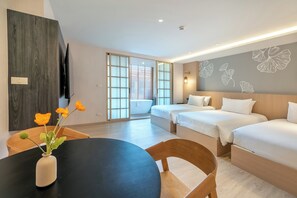 One Triple Deluxe (Japanese Style) | Memory-foam beds, in-room safe, desk, laptop workspace - Salaya One Hotel & Service Apartment (Phutthamonthon)