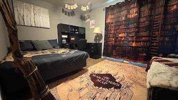3 bedrooms, desk, travel crib, WiFi