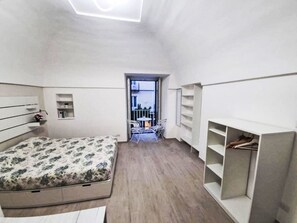 1 quarto, acesso à internet