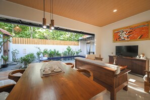 Family Villa, 2 Bedrooms, Non Smoking | Living area