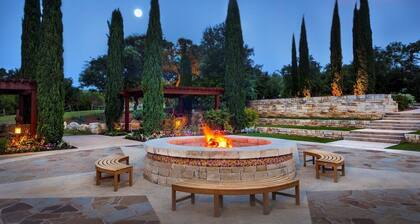 Charming 2-bedroom villa with WiFi, fitness room in San Antonio