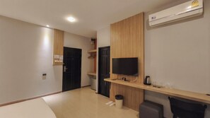 Dobbeltrom – superior | Skrivebord for bærbar PC og ekstrasenger (mot et tillegg)