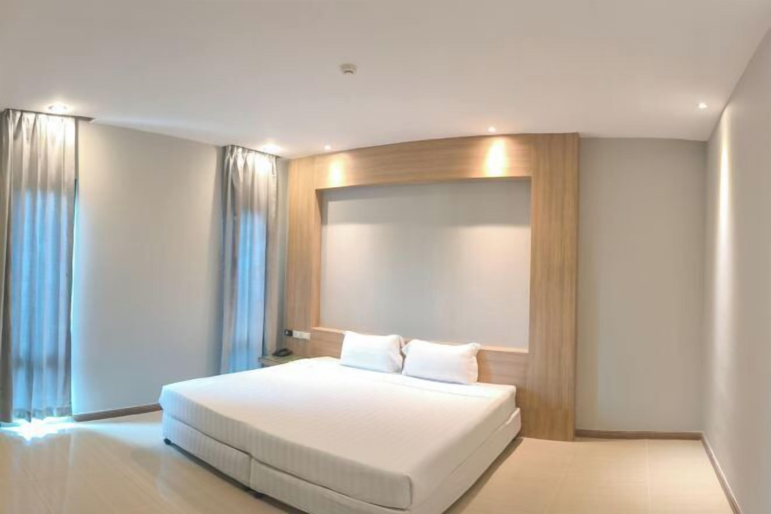 Espace de travail pour ordinateur portable, lits pliants/supplémentaires