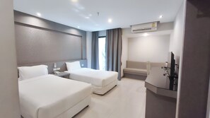 Kamar Twin Superior, 2 Tempat Tidur Twin, pemandangan kota | Ruang kerja ramah laptop, tempat tidur lipat/tambahan, dan Wi-Fi gratis