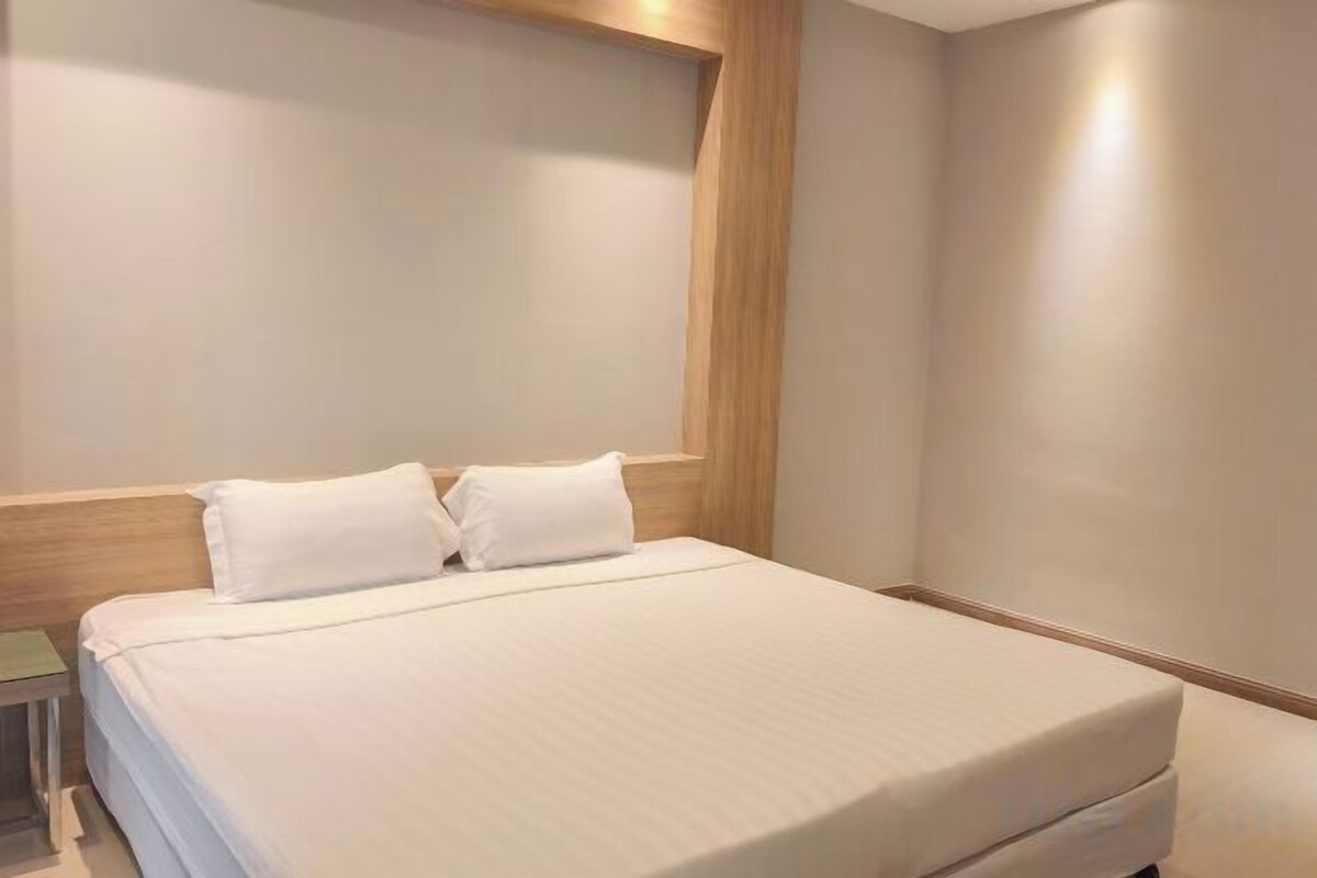 Laptop workspace, rollaway beds (surcharge), WiFi (free), bed sheets