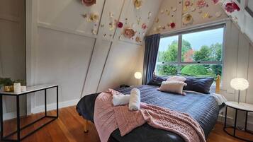 3 bedrooms, iron/ironing board, travel crib, WiFi