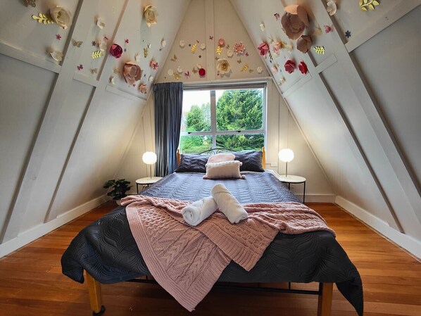 3 bedrooms, iron/ironing board, travel crib, WiFi