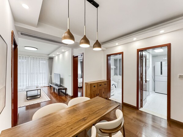 Living area - Tyms 2BR Apt TianshanRD Near CESIS Line2 (Shanghai)