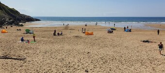 Mumbles Cottage - Sleeps 4 - Pets Ok - Parking