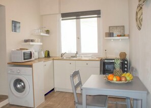Frigorífic, microones, forn i placa de cuina