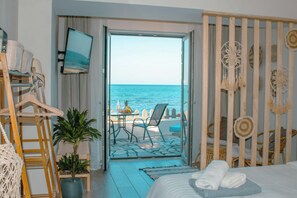 1 bedroom, iron/ironing board, WiFi, bed sheets - Zen Beachfront Suite (Kokkini Hani)