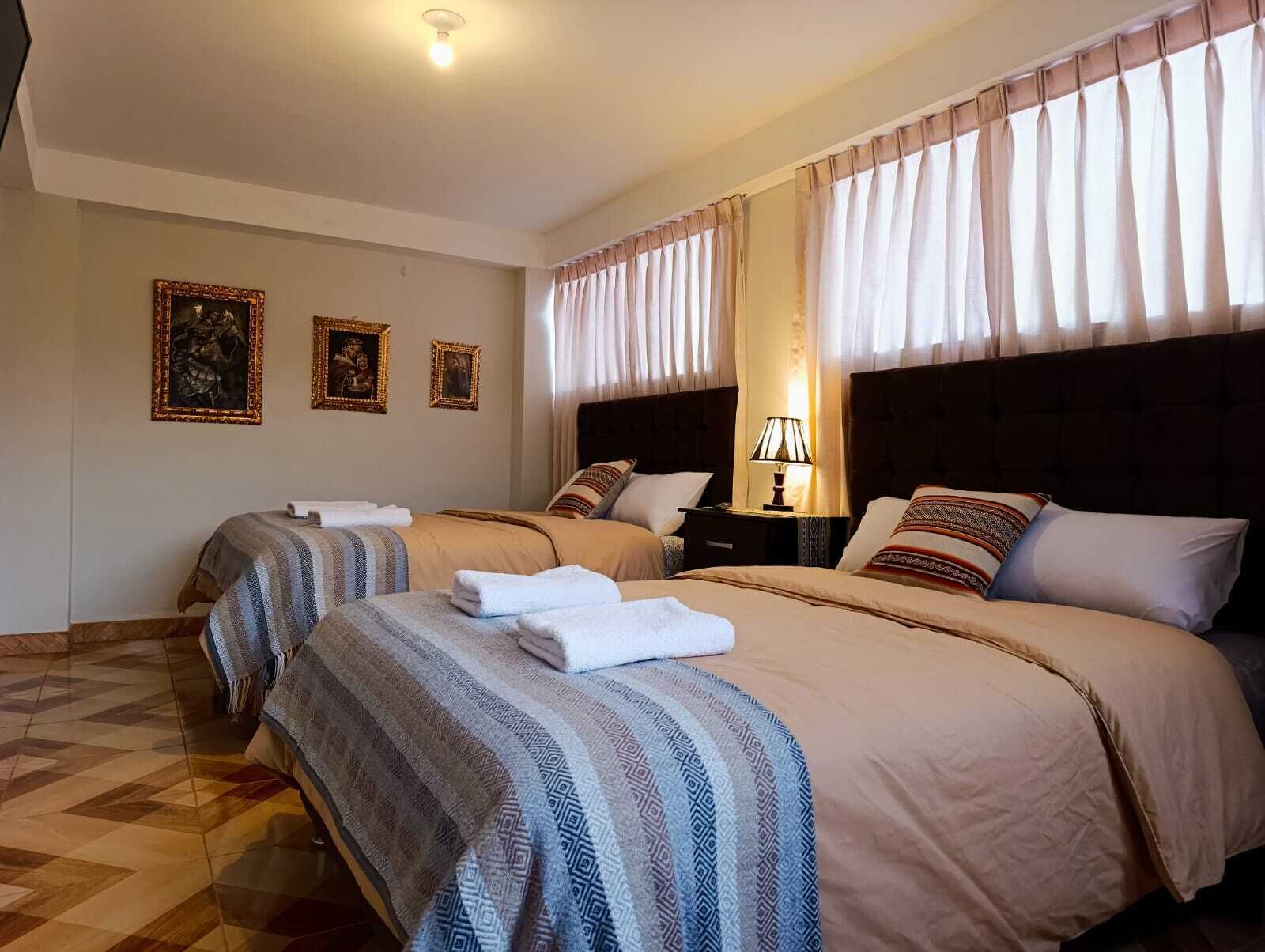 Tweepersoonskamer, uitzicht op de stad | Een laptopwerkplek, gratis wifi