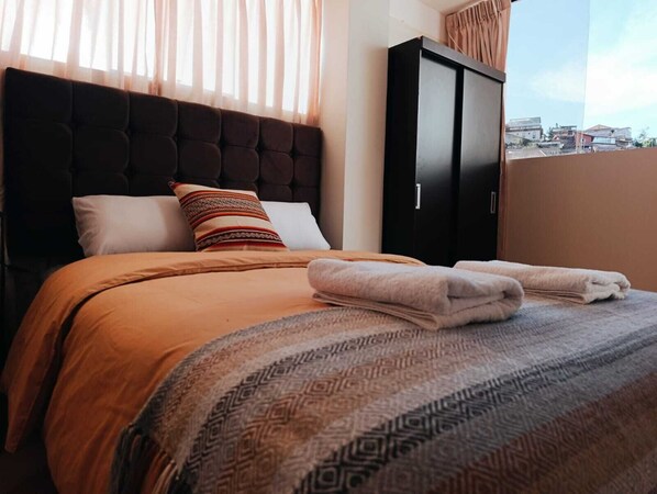 Comfort-huone | Kannettavalle tietokoneelle sopiva työtila, ilmainen Wi-Fi