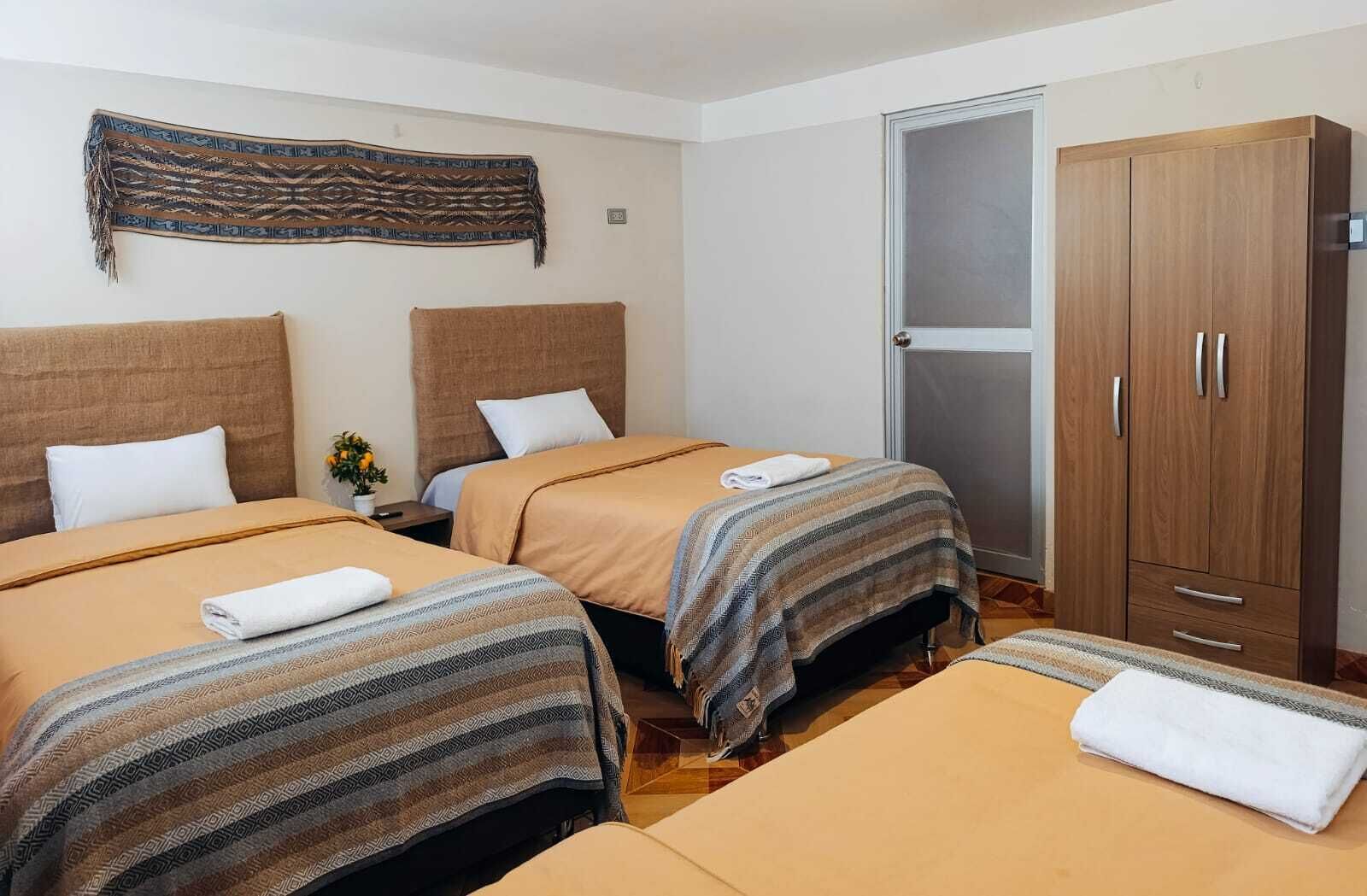 Klassieke driepersoonskamer | Een laptopwerkplek, gratis wifi