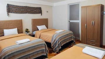 Classic Triple Room | Laptop workspace, free WiFi