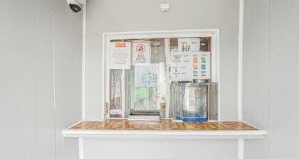 Flint Motel by OYO MI Near I-475