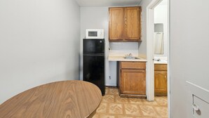 Kamer, 1 queensize bed, niet-roken | Een strijkplank/strijkijzer, gratis wifi, beddengoed