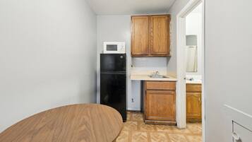 Kamer, 1 queensize bed, niet-roken | Een strijkplank/strijkijzer, gratis wifi, beddengoed