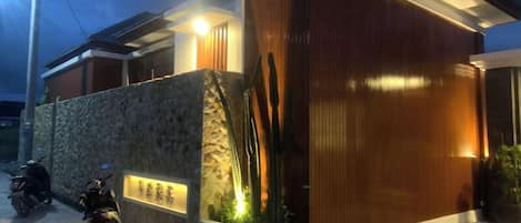 施設の正面