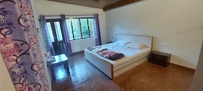 Suite Deluxe, 1 habitación, vista al jardín, junto a la montaña | 1 habitación, espacio para trabajar con laptop y wifi gratis 