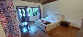 华丽套房, 1 间卧室, 花园景观, 山腰 | 笔记本电脑工作区、免费 WiFi、床单