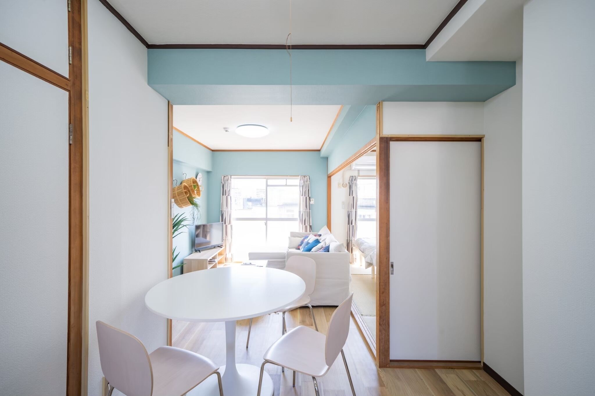 Basic Apartment | Desk, blackout drapes, free WiFi