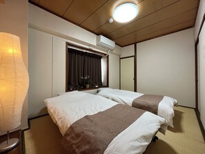 เบสิกอพาร์ทเมนท์ | โต๊ะทำงาน, ผ้าม่านกันแสง, Wi-Fi ฟรี