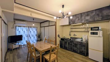 Basic-Apartment | 2 Schlafzimmer, Schreibtisch, Verdunkelungsvorhänge, kostenloses WLAN